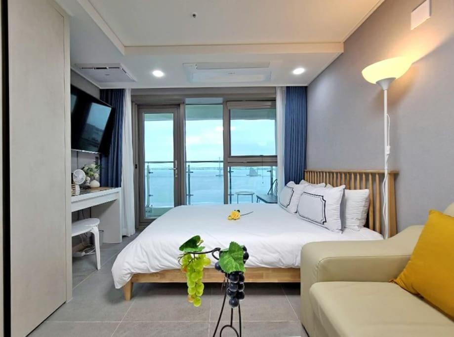Апартаменти Gwangan-Ri Grand Terrace Ocean View Пусан Екстер'єр фото